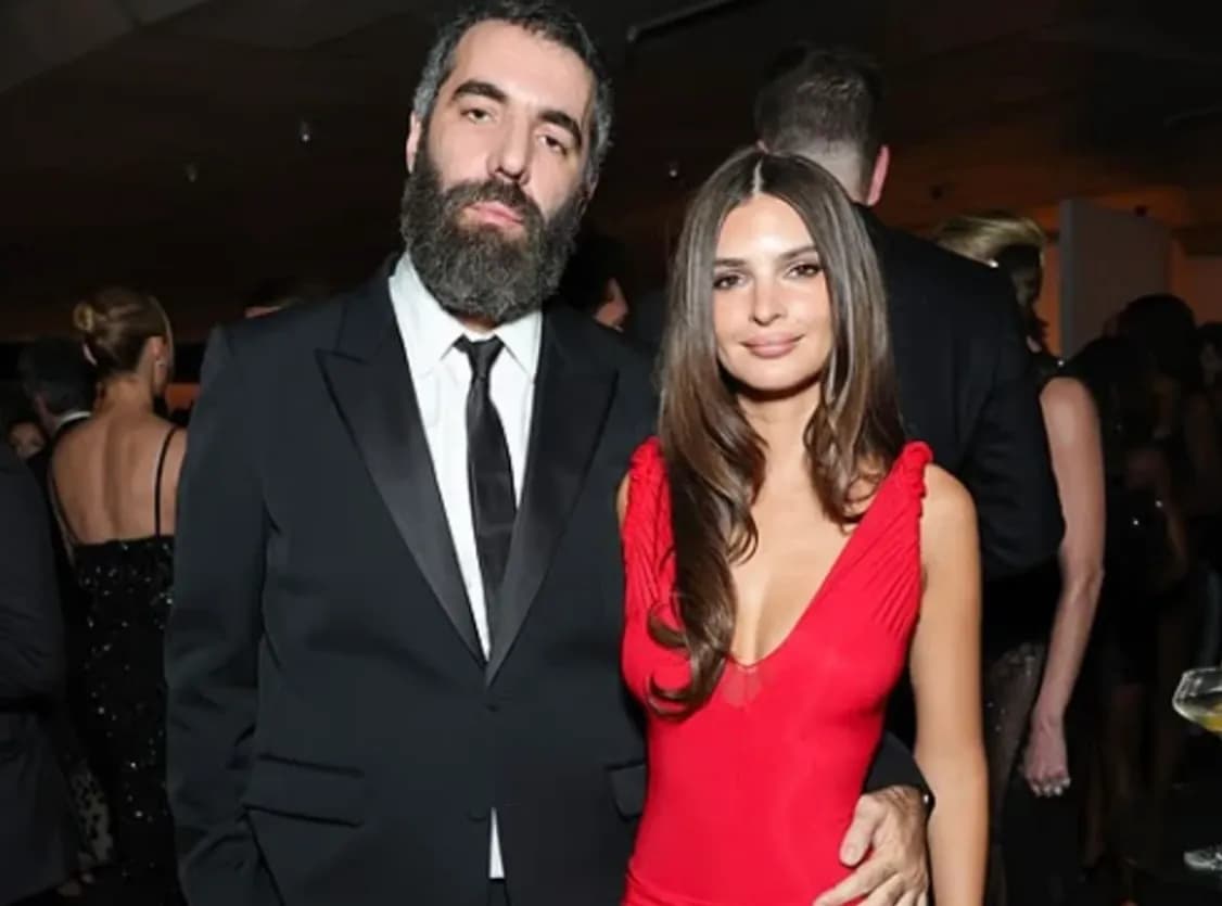 Emily shkëlqen krah regjisorit që dikur ishte në lidhje me Dua Lipën e Rita Orën