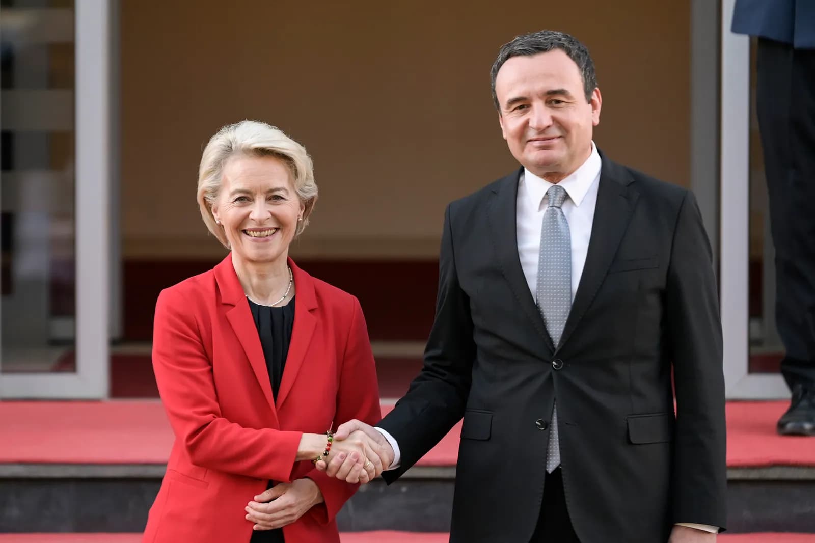 Von der Leyen sot në Kosovë, takon krerët institucionalë