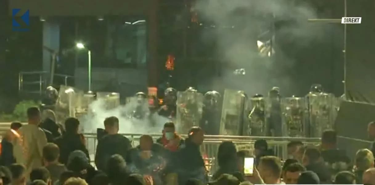 Protesta në shesh, kaq persona përfunduan në QKUK