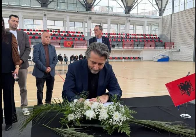 Rama bën homazhe për Idriz Rrecajn: E zhdukën fizikisht, por jo veprën dhe idealin e tij