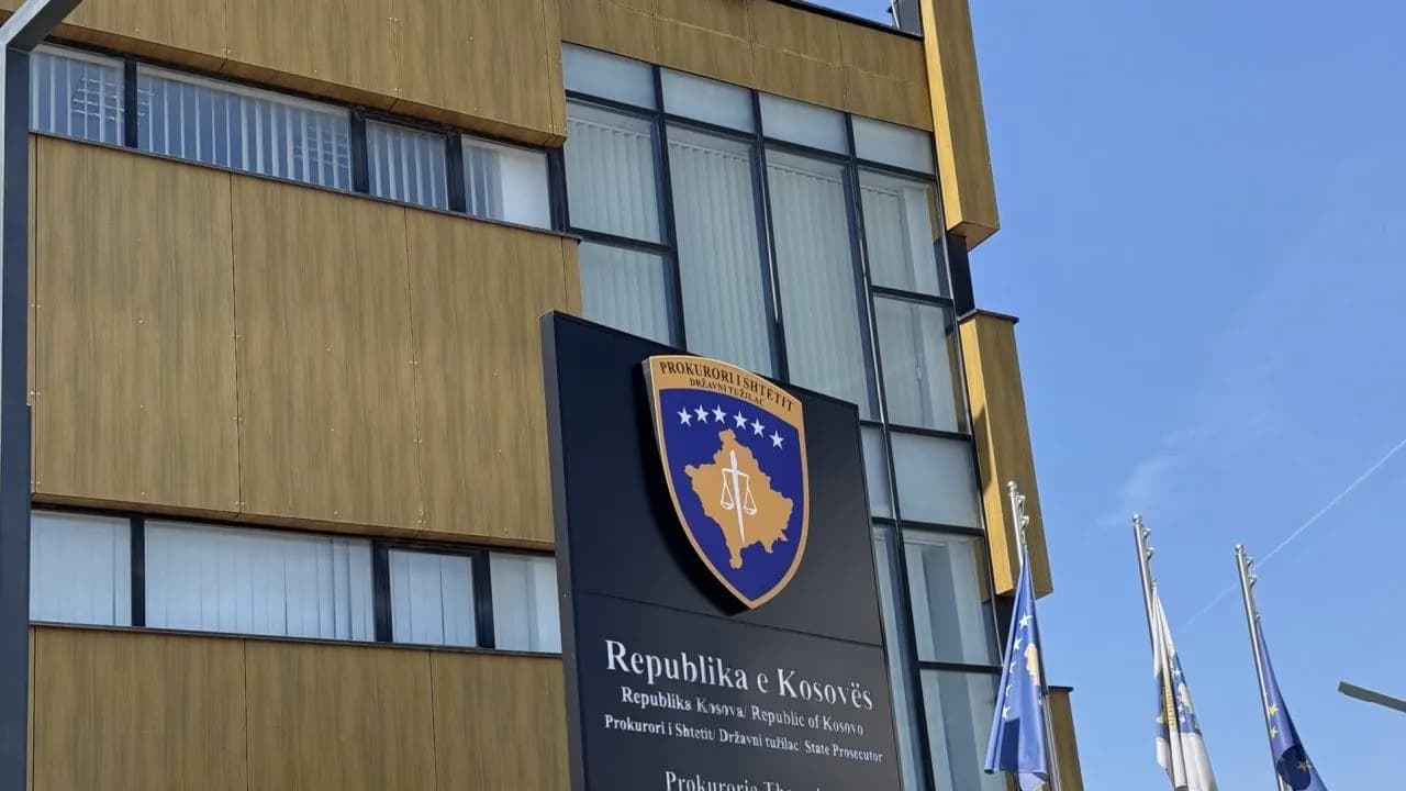 Kërkohet paraburgim ndaj dy personave për shitblerje të narkotikëve dhe kultivim të bimëve narkotike