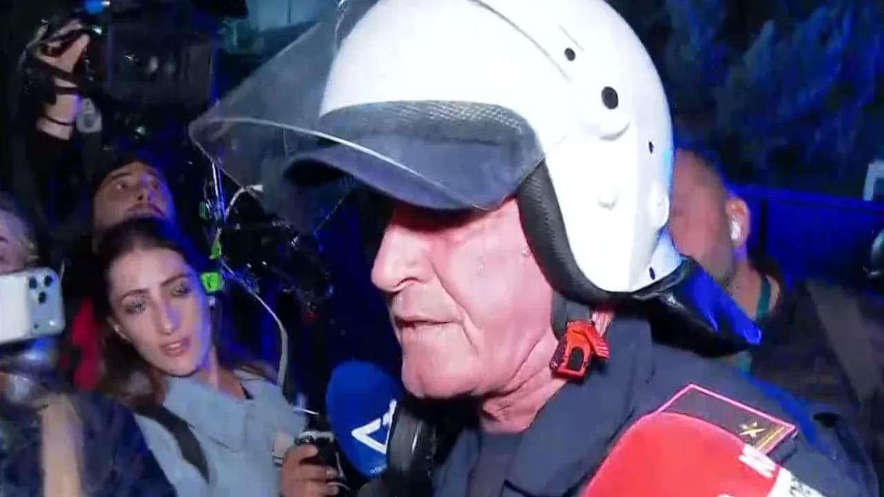 “Vetëm molotovë e gurë”/ Zjarri në Komisariatin nr. 3, efektivi: Ka shumë të lënduar