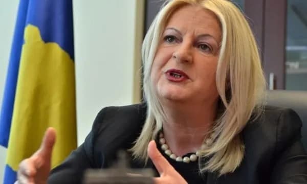 A mi jep 10 mijë euro borxh se po m’vyn? – Mos u bën fullerant – Ti je tu i ndihmu Albin-it , përplasje e ashpër Valon Syla – Koci