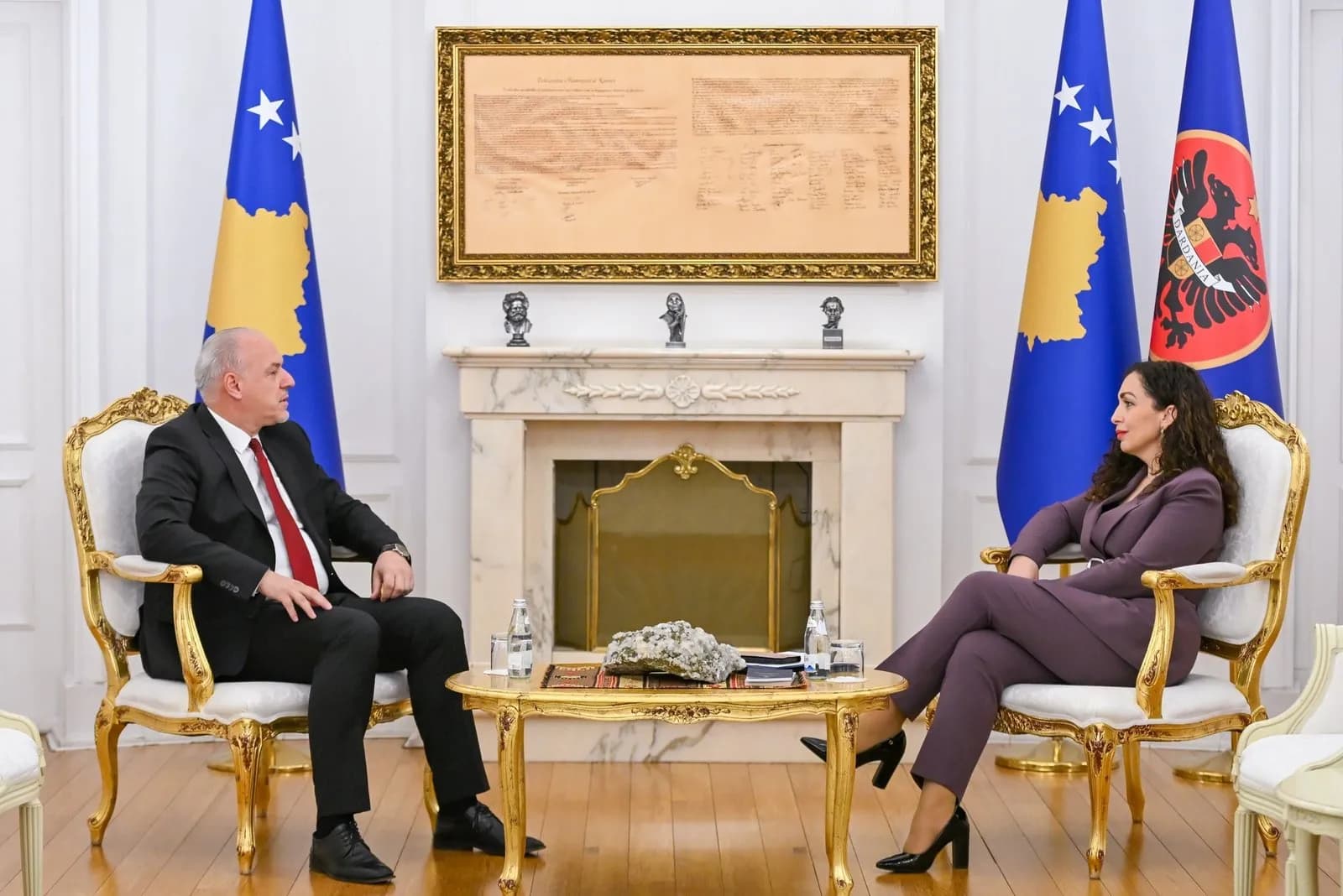 Ambasada Amerikane në Jordani paralajmëron për rrezik nga raketat e Iranit dhe Izraelit
