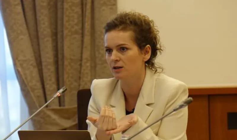 Kabashi: VV-ja duhet ta ndërrojë Albulena Haxhiun, s’është e shenjtë