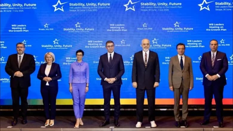 Agim Bahtiri e kap “kacinë”, ministri Elbert Krasniqi e tall “nuk e ke pru Shakirën”