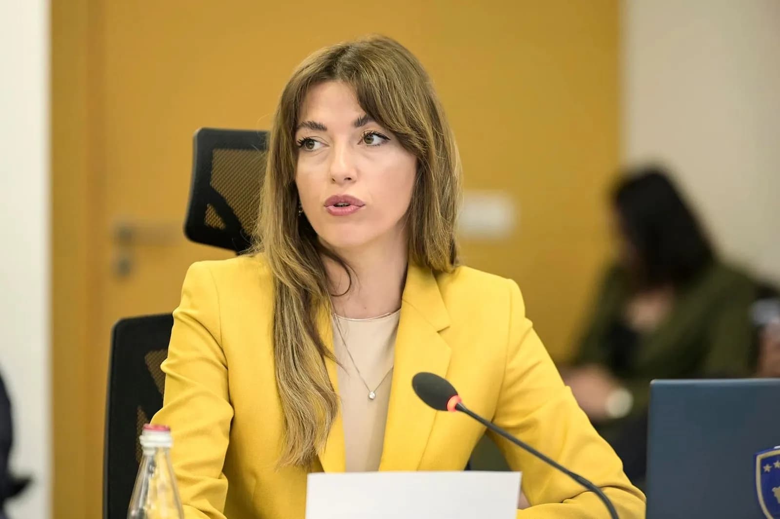 Albulena Haxhiu reagon pasi Deliu-Kodra publikoi një mesazh që tha se ia dërgoi burri i saj
