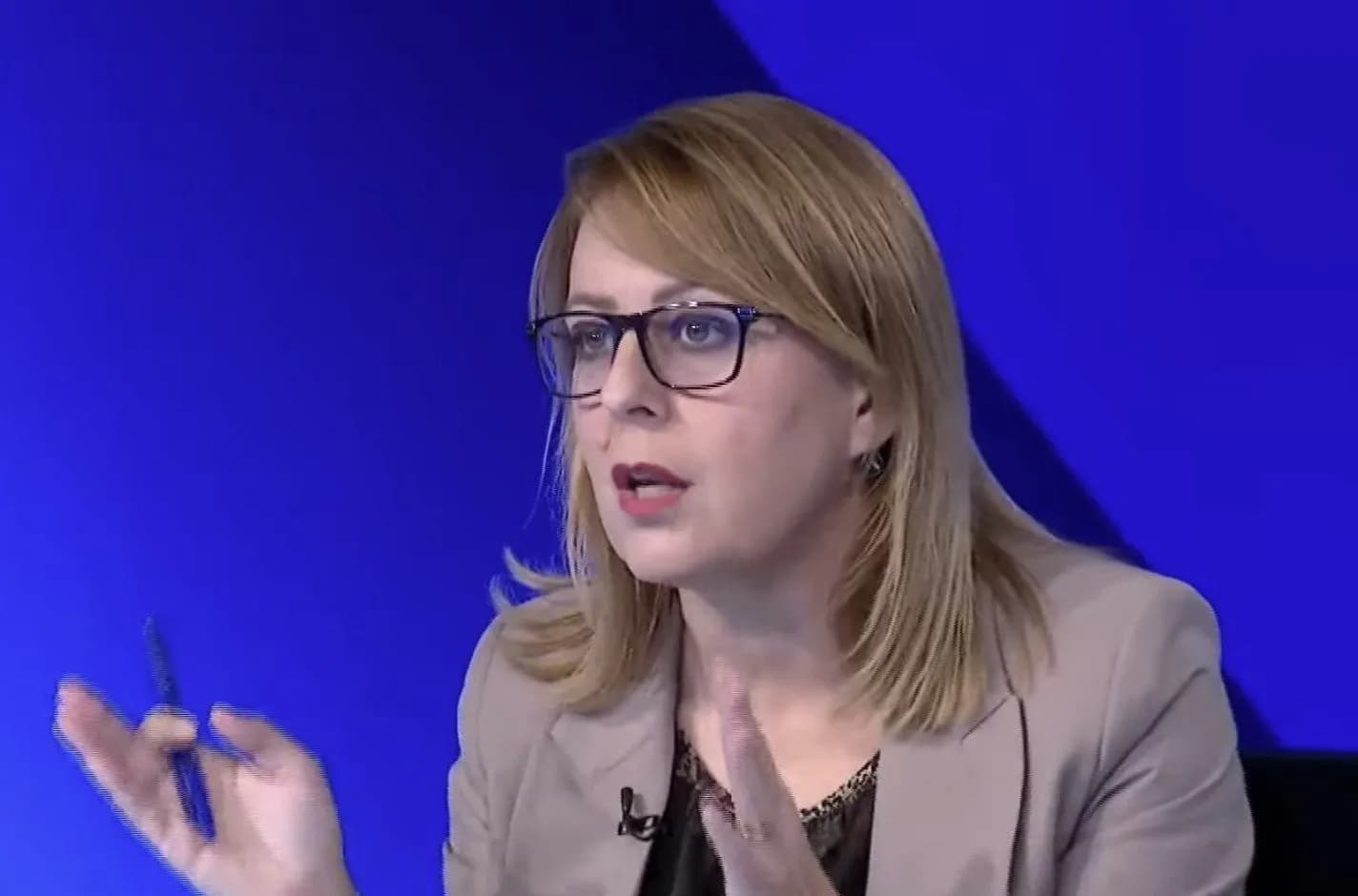 Bajrami: Hipokrizi që LVV të apostrofojë partitë e tjera me Listën Serbe, kur janë përgjimet e Mimoza Kusarit