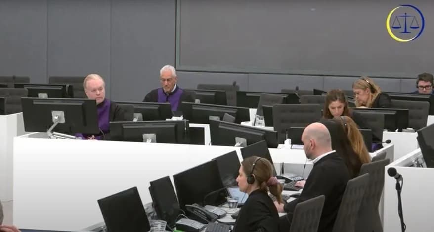 Djali i dëshmorit me fjalim emocional: Nuk më duhet kjo liri nëse vjen pa bashkëluftëtarët e babait tim