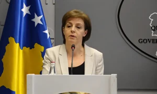 Donika Gërvalla: Shpresoj që qytetarët e Mitrovicës ta votojnë Faton Pecin dhe ta vlerësojnë kandidaturen e tij