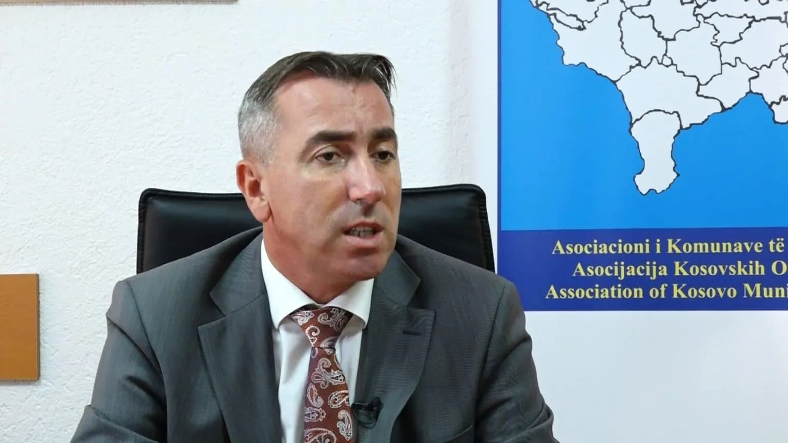 Ibrahimi: Për shkak të MAPL-së komunat i humbën miliona euro për Skemën e Grantit të Performancës