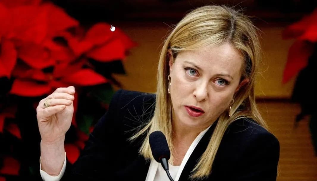 Meloni reagon për postimin e fotos së saj dhe grave të tjera në faqen pornografike: Jam e neveritur
