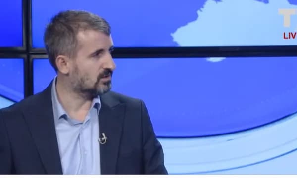 Pretendimet monstruoze të Dimal Bashës ndaj UÇK-së, Miftaraj: Albin a je krenar?