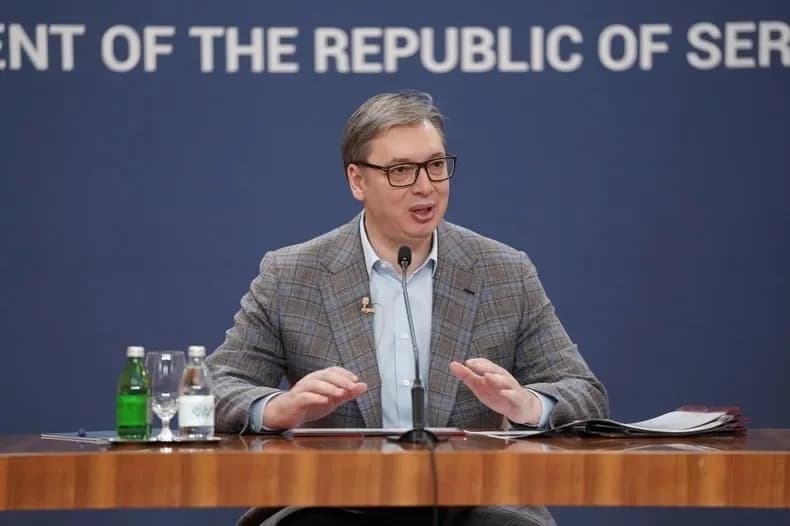 Vuçiq çon editorial, gazeta britanike “The Guardian” ia publikon si letër të zakonshme