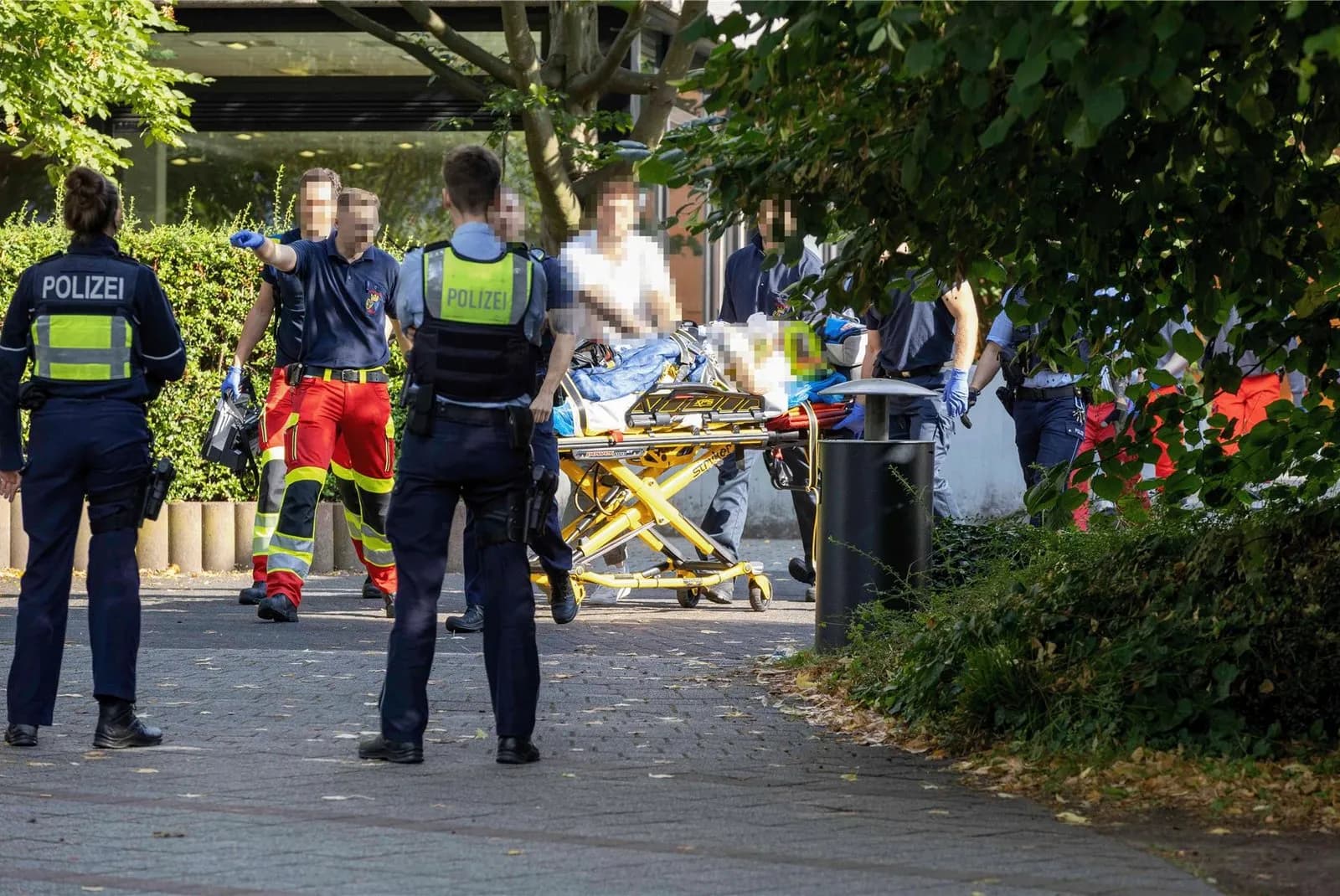 17 vjeçari nga Kosova që theri mësuesën në Gjermani, jashtë rrezikut për jetë