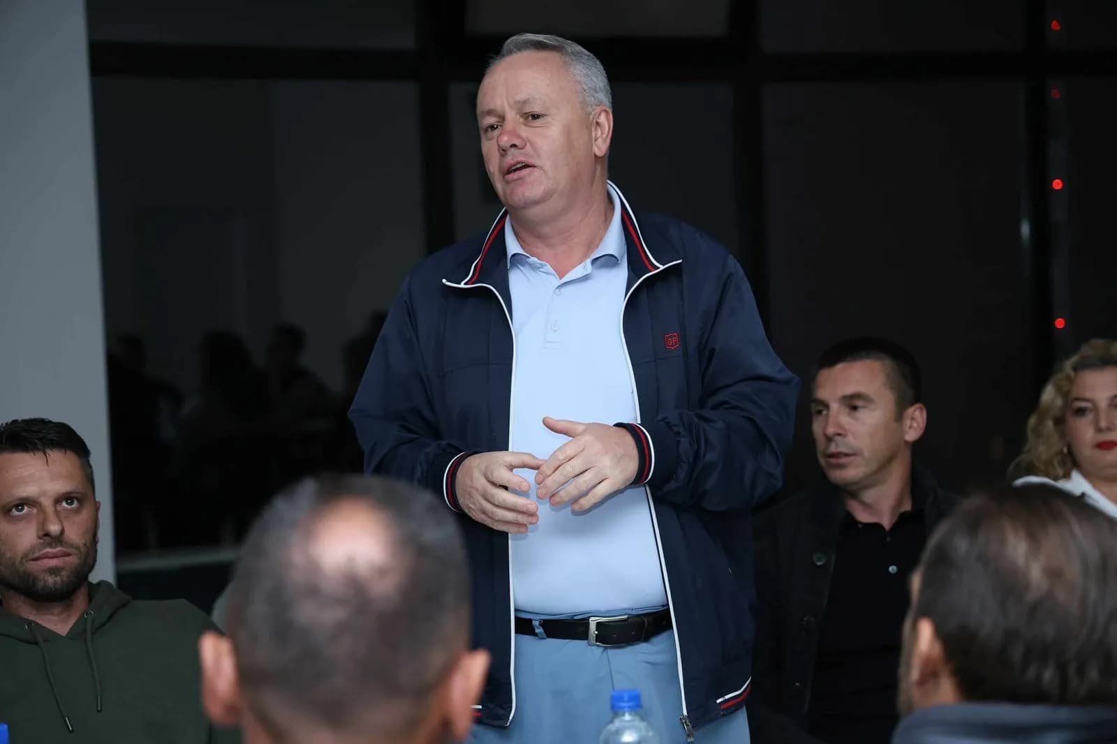 Agron Kuçi merr përkrahje të madhe në Junik, takon banorët e nëndegës Bajraktar dhe Pepsh