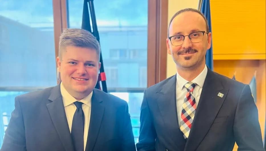 Ajeti dhe deputeti gjerman flasin për fuqizimin e diplomacisë parlamentare në Kosovë