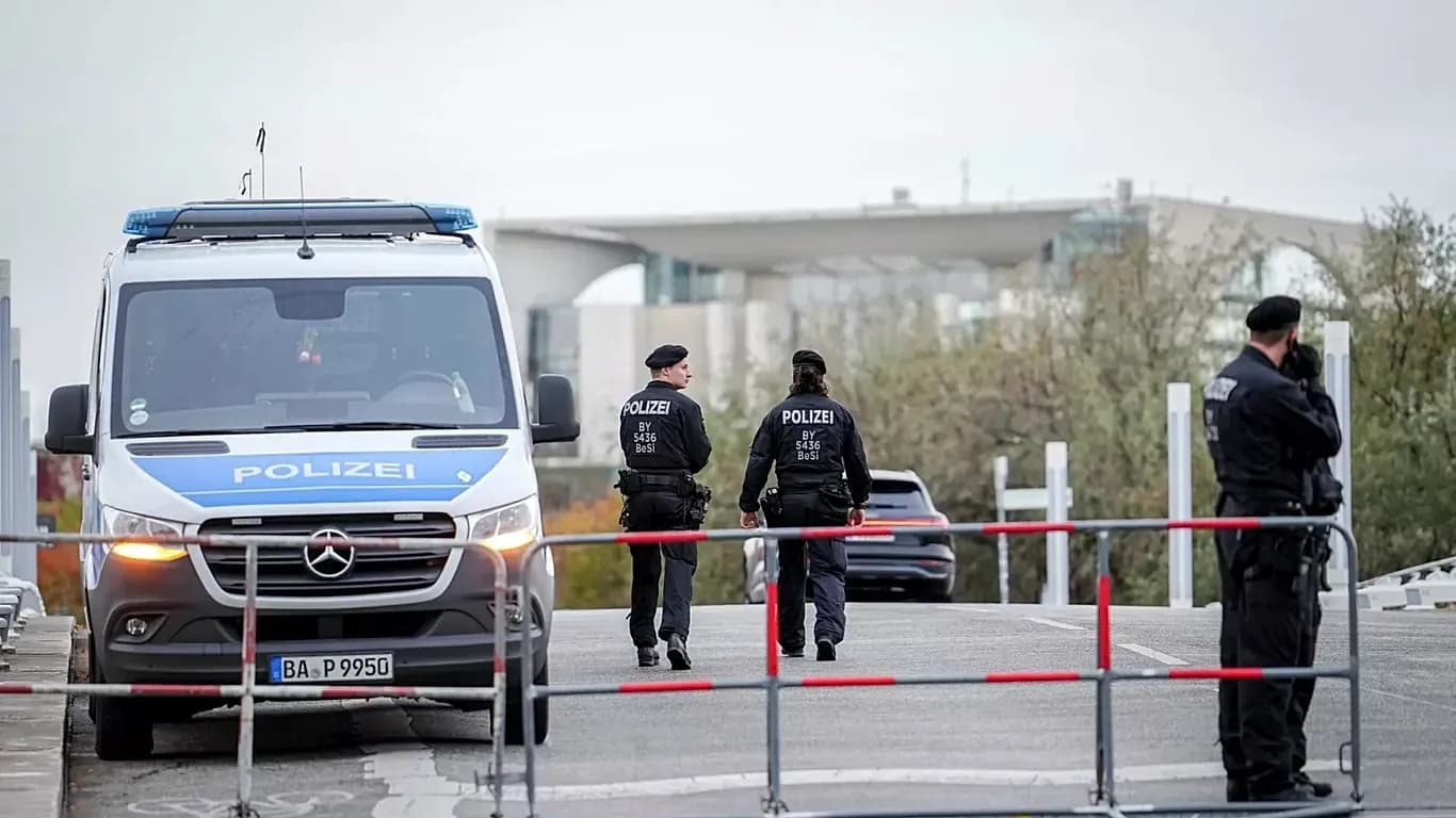 Berlin: Vetura futet në turmën e njerëzve, disa të plagosur, mes tyre edhe fëmijë