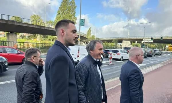 Djali i Kadri Veselit paraqitet në Hagë, përcjellë nga afër gjykimin ndaj babait të tij