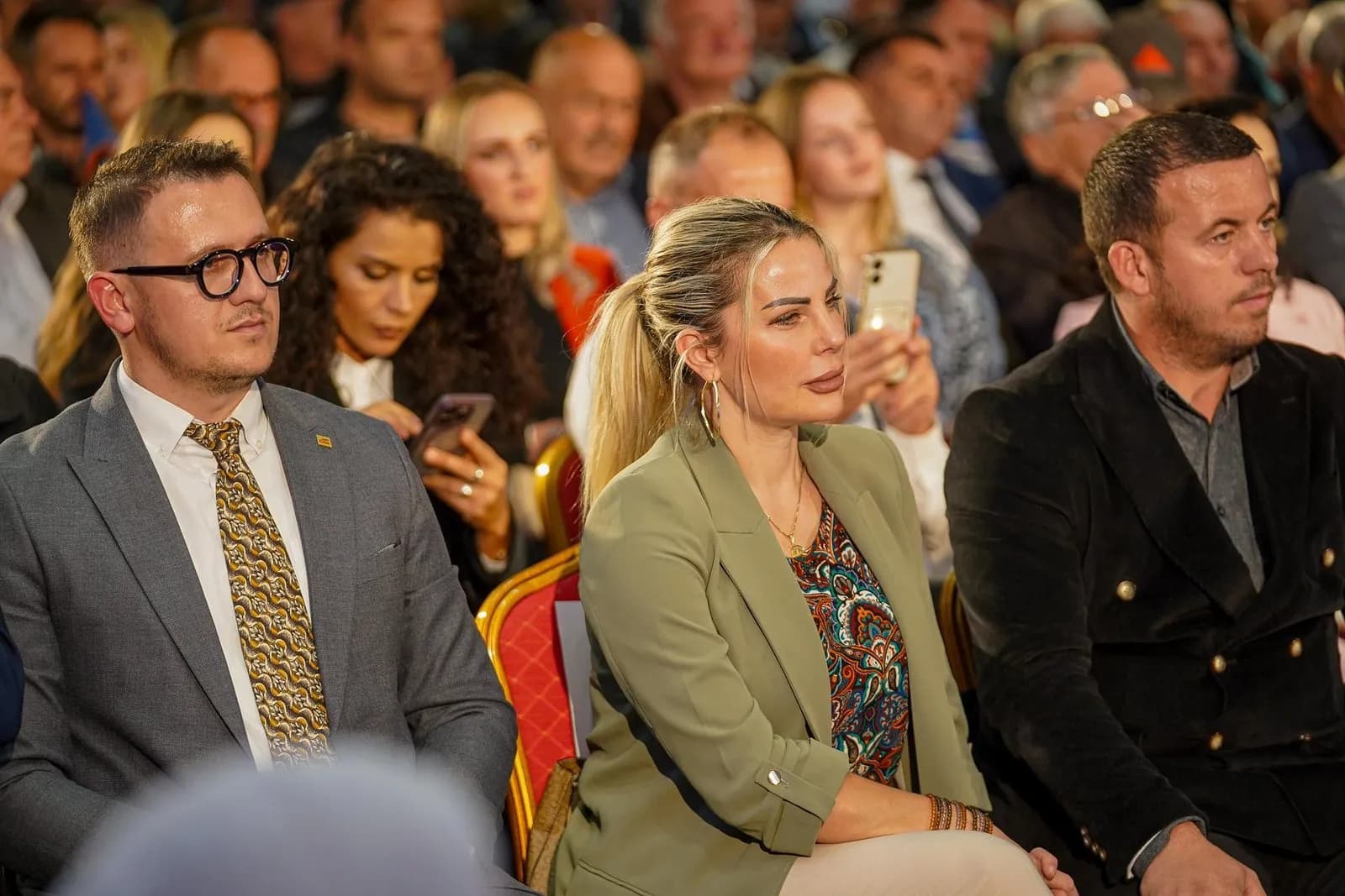 Duda Balje në krahë me Abdixhikun në tubimin e LDK-së, i del në përkrahje kryetarit të Dragashit