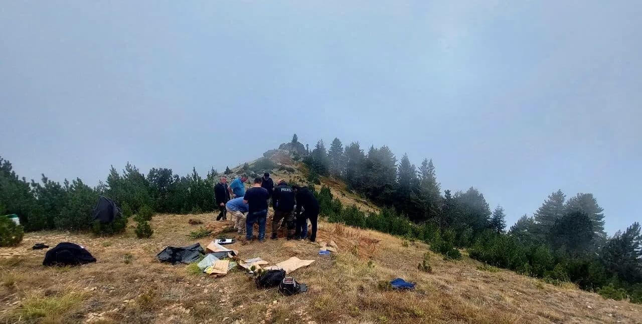 Gjenden mbetje mortore në Bjeshkët e Strellcit, dyshohet se janë të viktimave nga lufta
