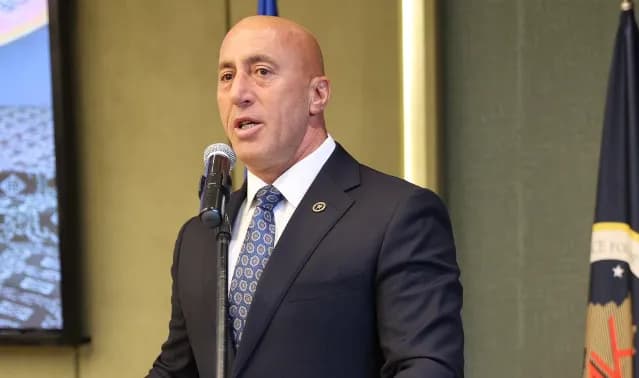 Haradinaj godet Sveçlën: Temat e sigurisë nuk janë shoubiz