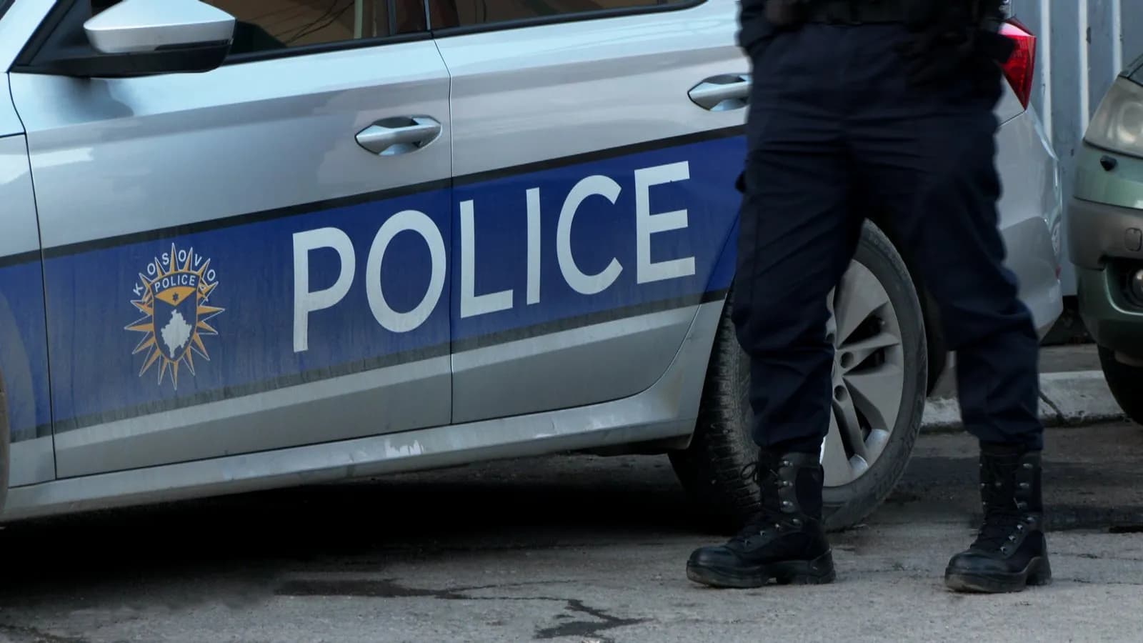 I mituri kapet në ngasje të veturës, policia në Obiliq i gjobit babain