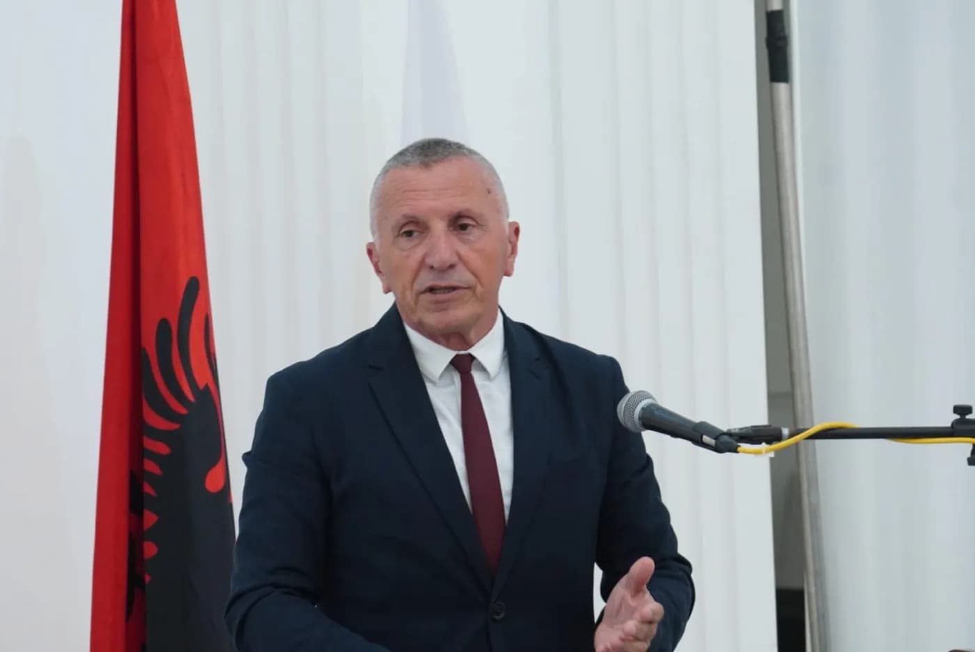 Kamberi: Shqetësim në Luginë, në Serbi po bëhen përgatitjet e fundit për futjen e shërbimit të detyrueshëm ushtarak
