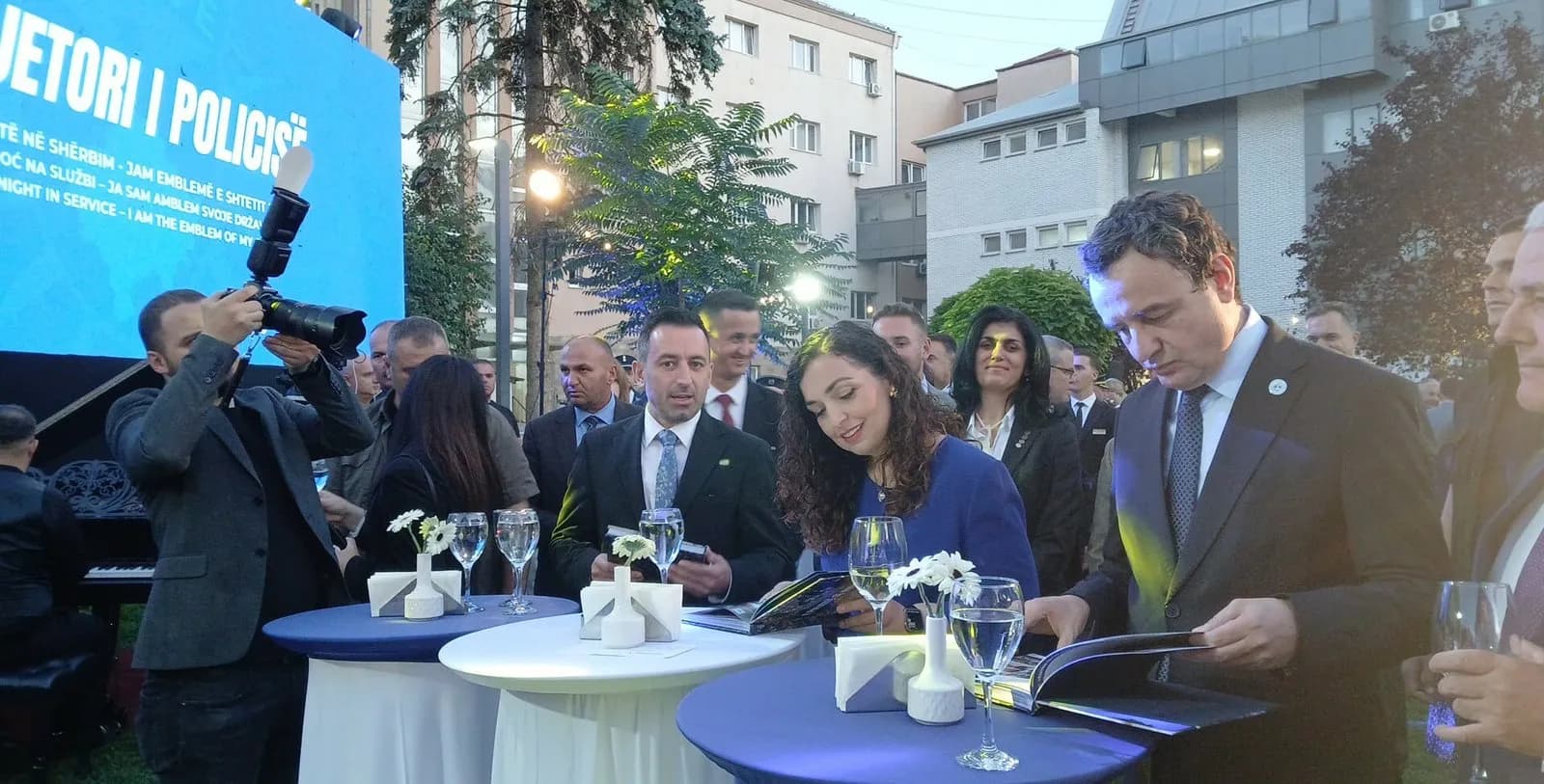 Krerët e shtetit marrin pjesë në ceremoninë qendrore të 26-vjetorit të Policisë së Kosovës