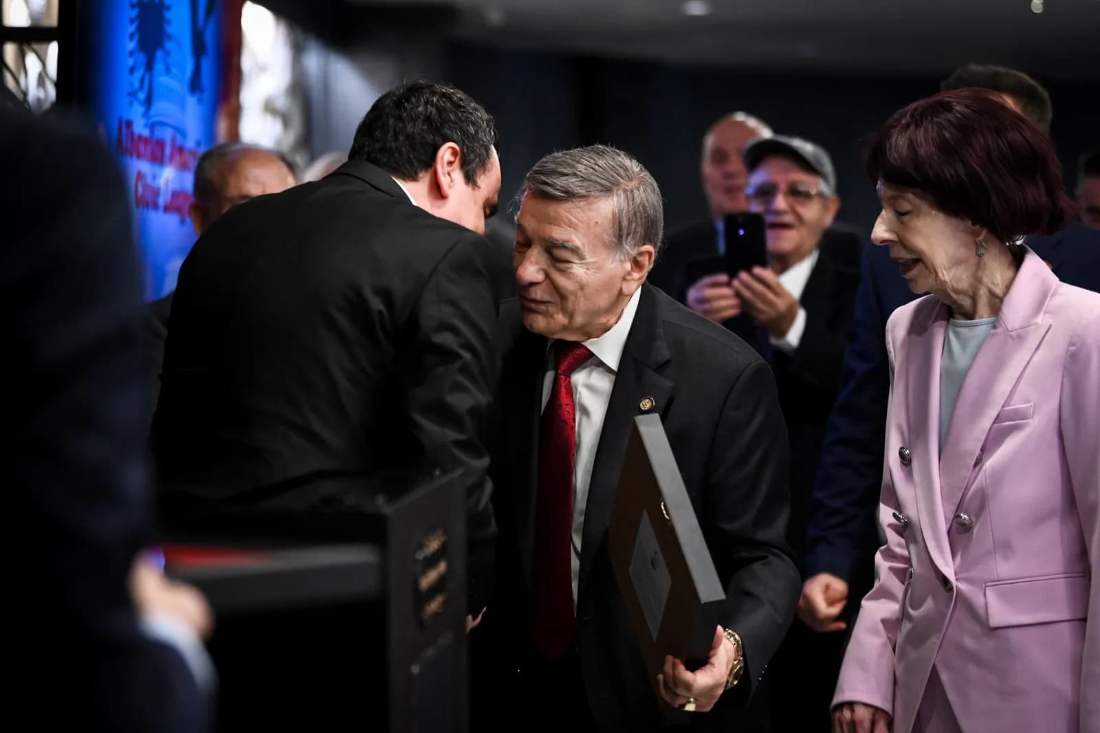 Kurti: Joe DioGuardi hapi dyert e politikës amerikane për shqiptarët