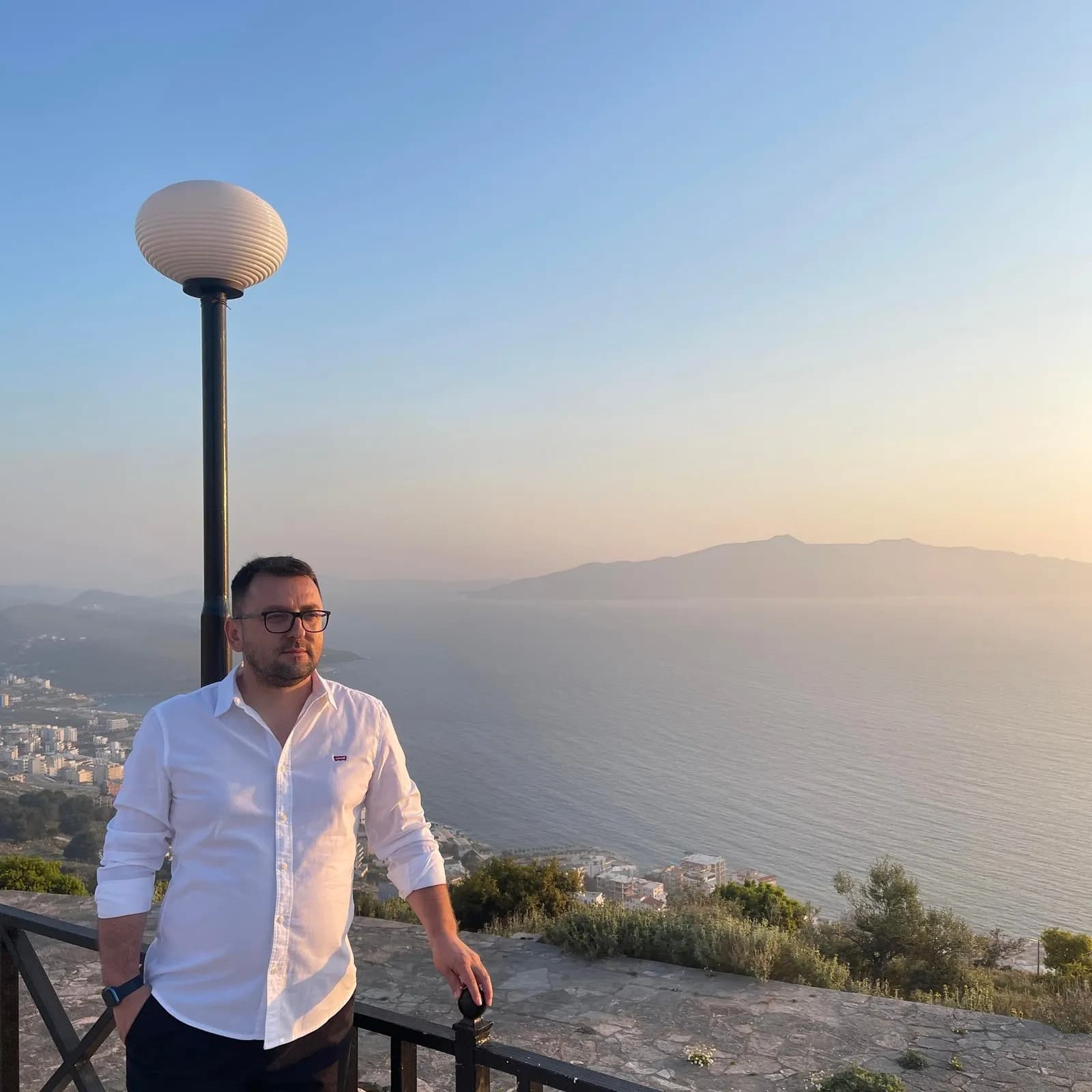 Ky është Fatos Ferizi, djali i drejtorit komunal në Vushtrri, i arrestuari për korrupsion