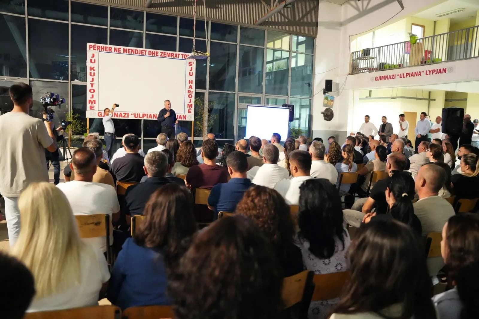 ”Ne nuk premtojmë bosh”, qytetarët gjithandej në përkrahje të Imri Ahmetit – ua shpalos disa projekte