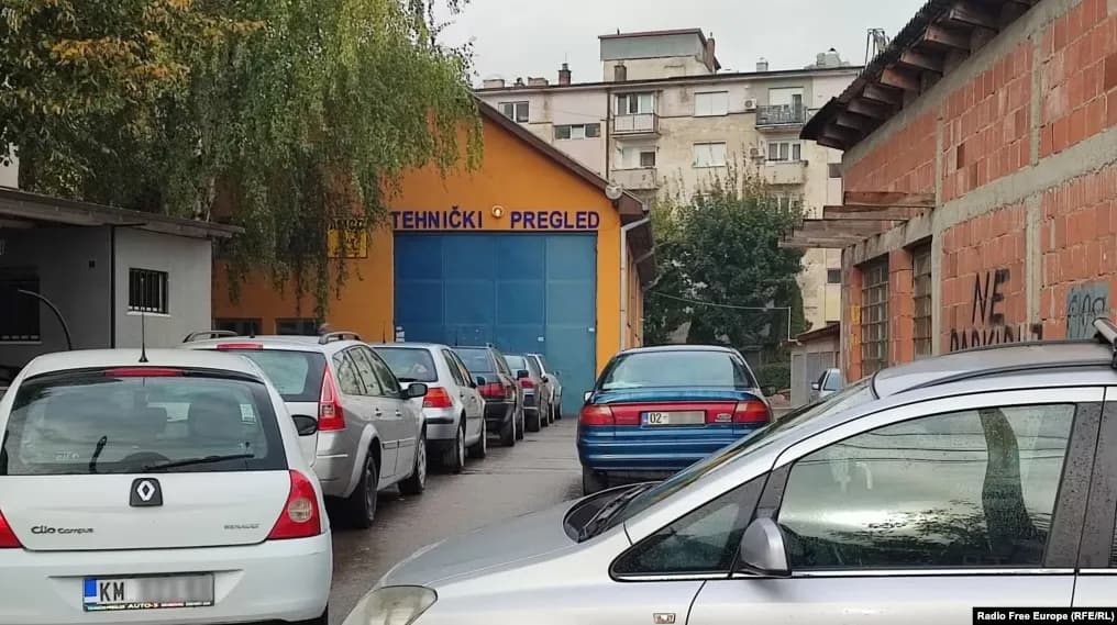 Nga 1 nëntori, makinat me targa të huaja mund të qëndrojnë vetëm tre muaj në Kosovë – Elshani jep detaje