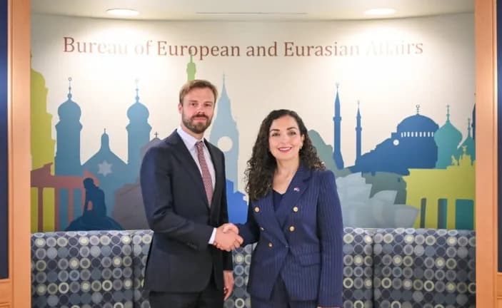 Osmani flet me Zyrtarin e Lartë të DASh-it: “U përqendrova në rëndësinë e ruajtjes së aleancës”