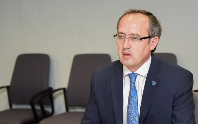 Pezullimi i dialogut strategjik nga Amerika, Hoti: Kosova nuk e meriton këtë lidership