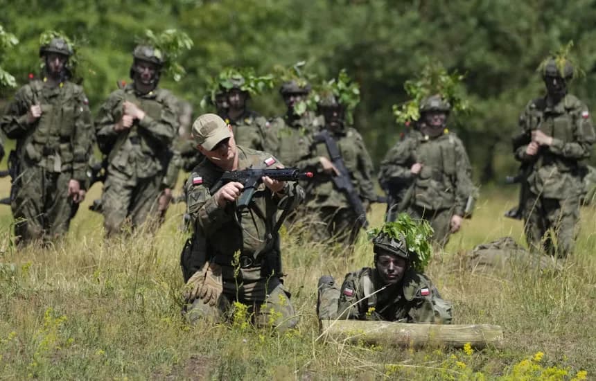 Polonia mobilizohet pas agresionit rus, paralajmëron ushtarët e forcave të mbrojtjes territoriale