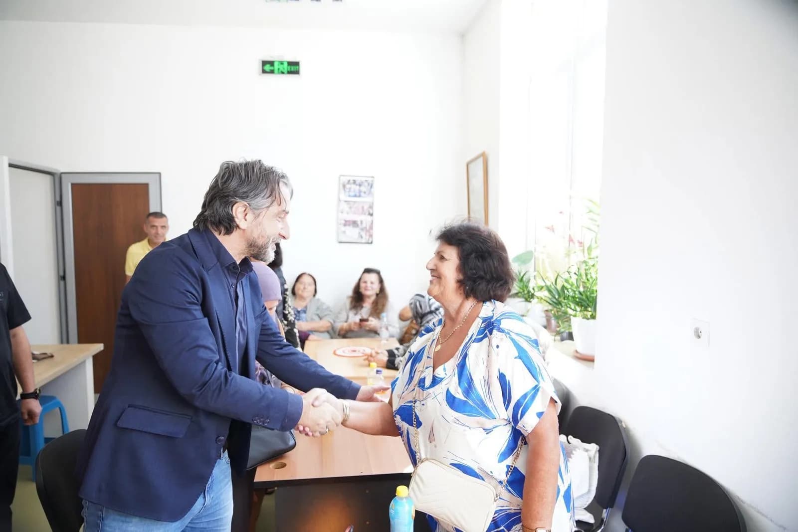Rama takohet me gratë e shoqatës “Vita Jeta”: Mbështetje për forcimin e rolit të gruas në shoqëri
