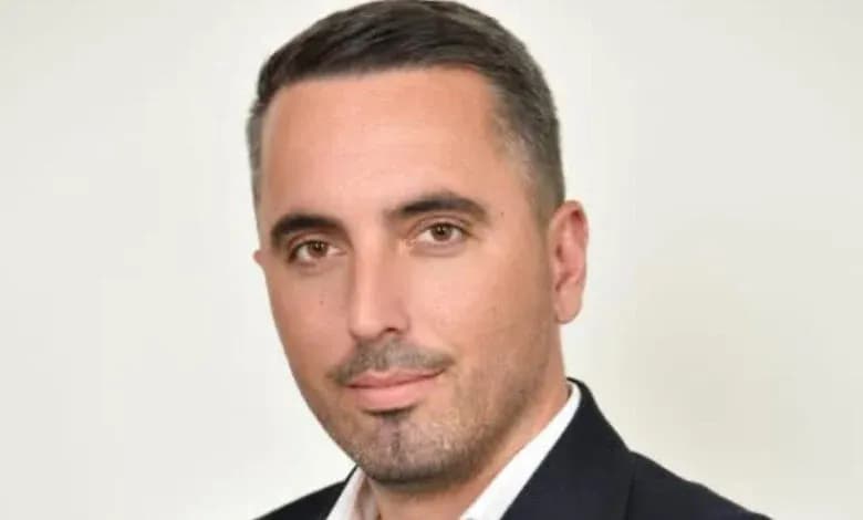 Shabani nga PDK anulon të gjitha aktivitet e sotshme pas vdekjes së kandidatit për kryetar të Gjakovës nga Balli Kombëtar, Nikollë Perkaj