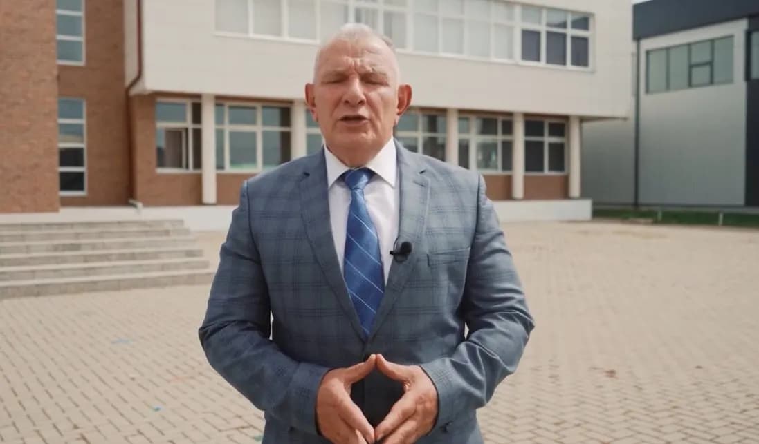Shukri Buja premton revolucion në arsim: Fëmijët e Lipjanit do të mësojnë not si pjesë e shkollës