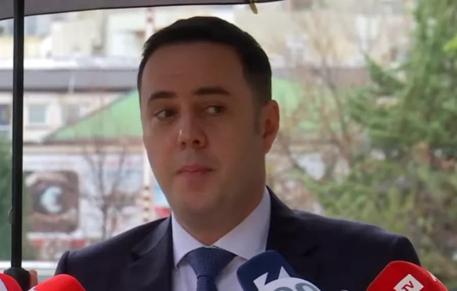 Abdixhiku: Sot bie perdja e madhe e mashtrimit tetë mujor të Albin Kurtit