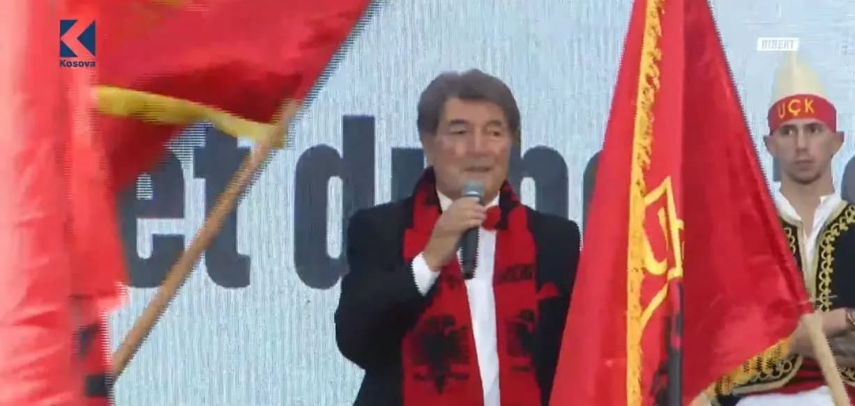 Arif Vladi kthen “luftën” në Tiranë me “Marshin e UÇK-së”