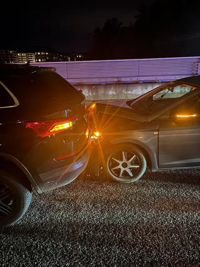 Autobus nga Serbia shkakton aksident zinxhir në Zvicër – shoferi kosovar përfundon në arrest