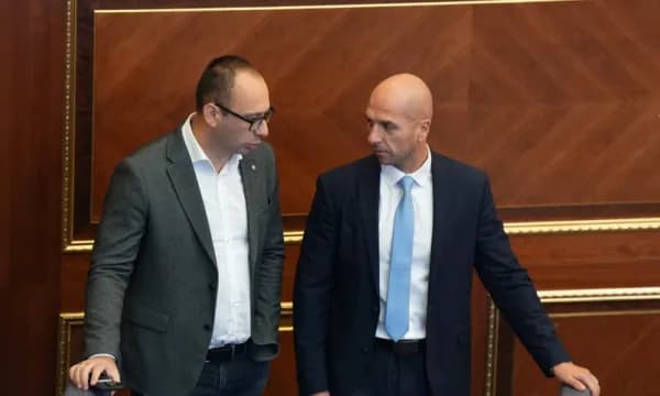 Basha i kërkon ta propozojnë ose jo Rashiqin, Simiq: Po silleni si po doni, ne s’e shkelim Kushtetutën, nënkryetari i takon Srpska’s