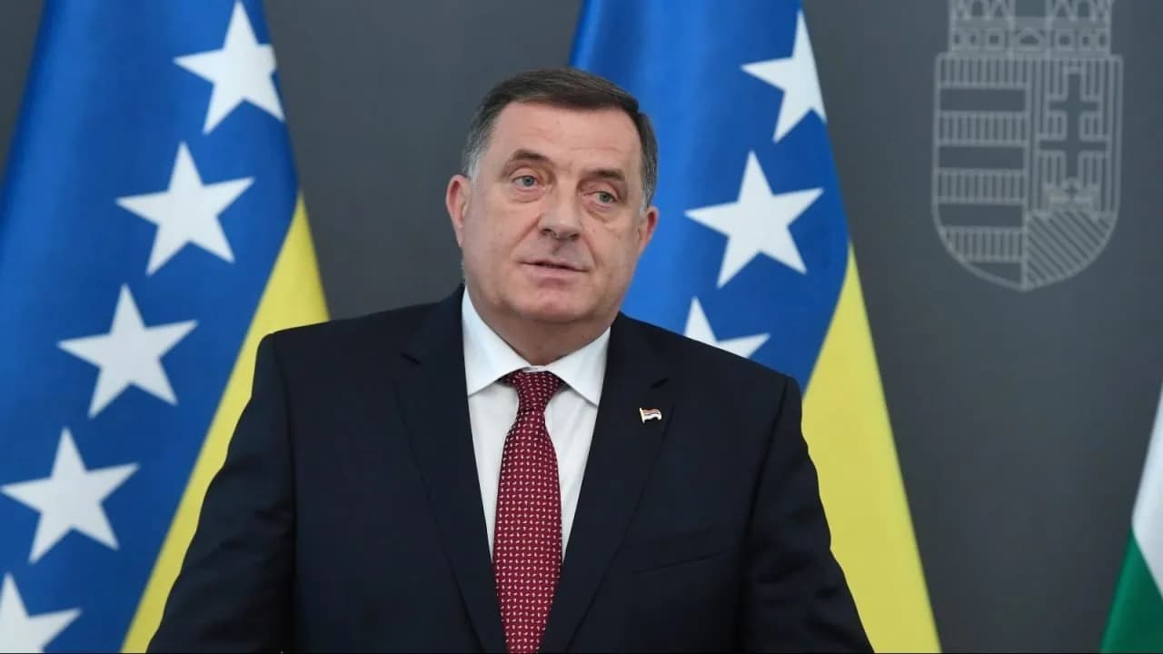 Dodik deklarohet rreth “shumë mosmarrëveshjeve të tij me Vuçiqin”