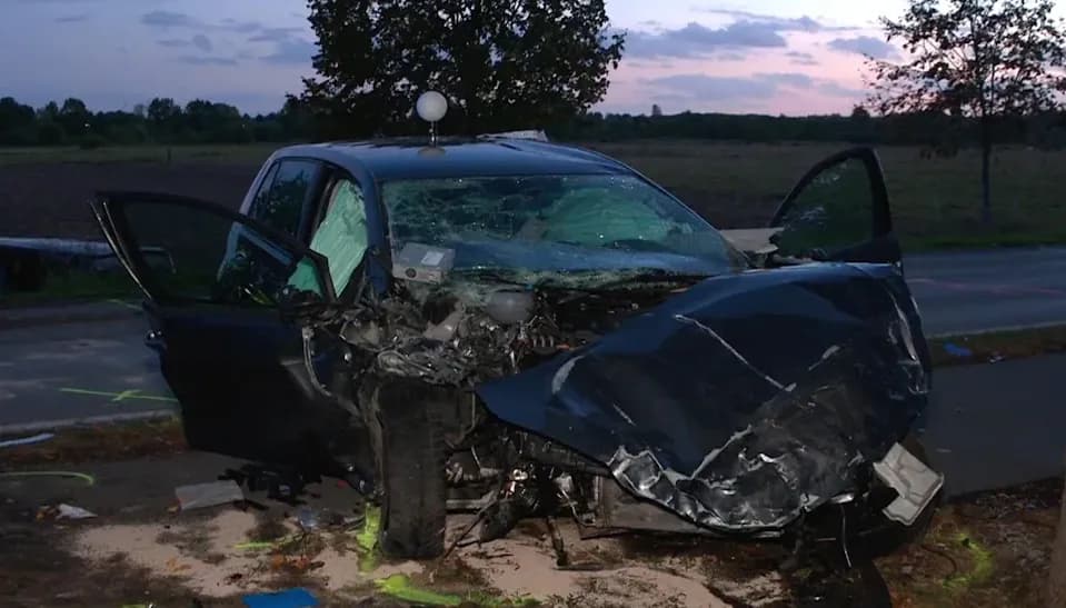 Dy të vdekur e një 8 vjeçar i plagosur rëndë nga aksidenti tronditës në Lippstadt