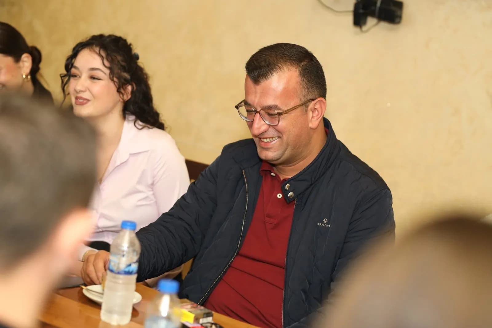Ferati takon të rinjtë në një kafe mëngjesi: Rinia, forca e rrugëtimit