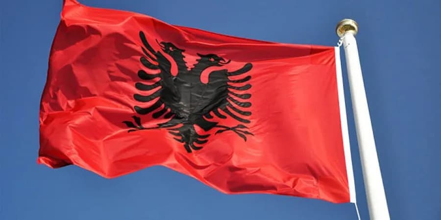FJALË PAK E DOMETHËNJE ANTOLOGJIKE QË HAP HORIZONTE TË REJA PËR HISTORINË E SHQIPËRISË MË 1943-1990