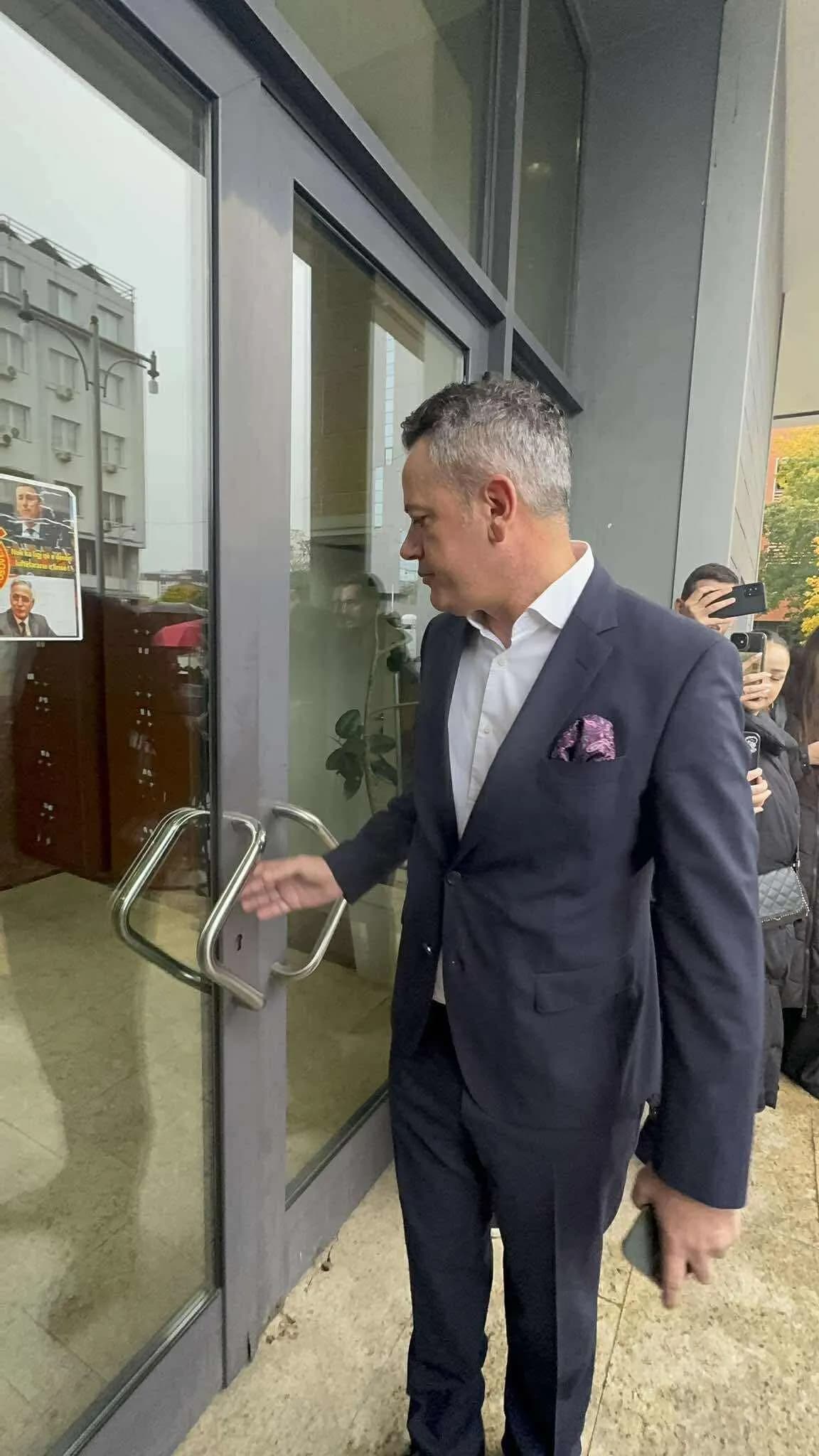 Gashi: Nuk e besoj që dikush jashtë vullnetit të partisë e voton qeverinë Kurti 3
