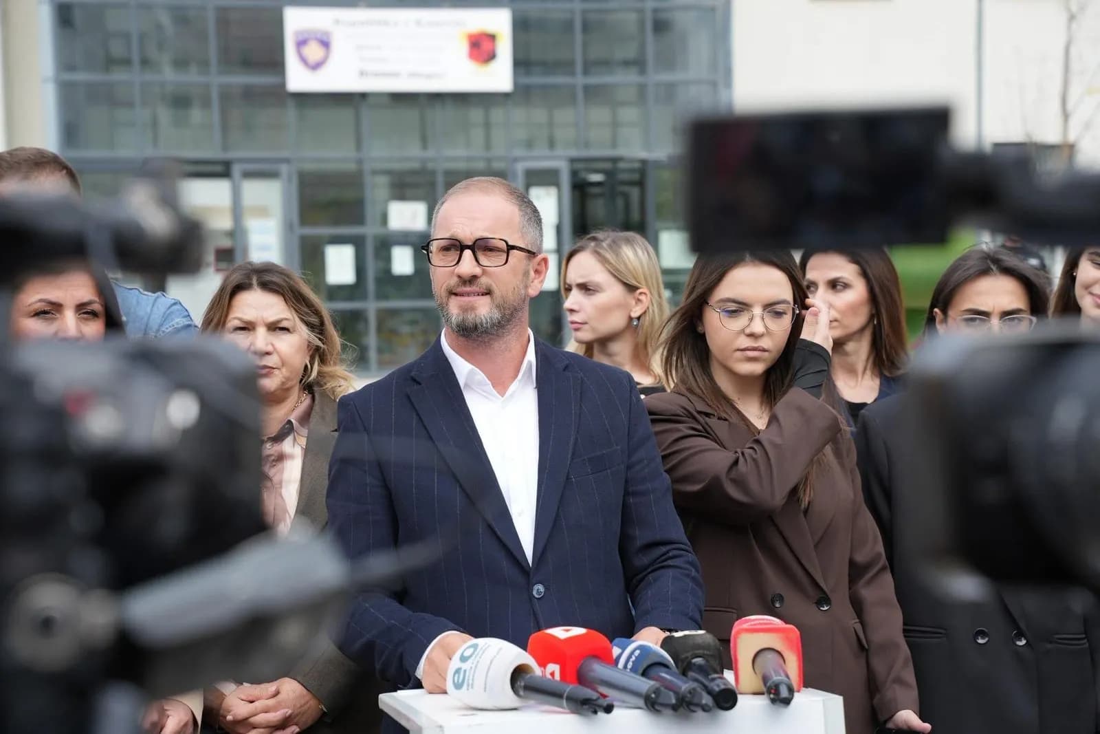 Hajdari: Komuna e Drenasit, e mbështjellë me shirita të krimit – thirrje për drejtësi