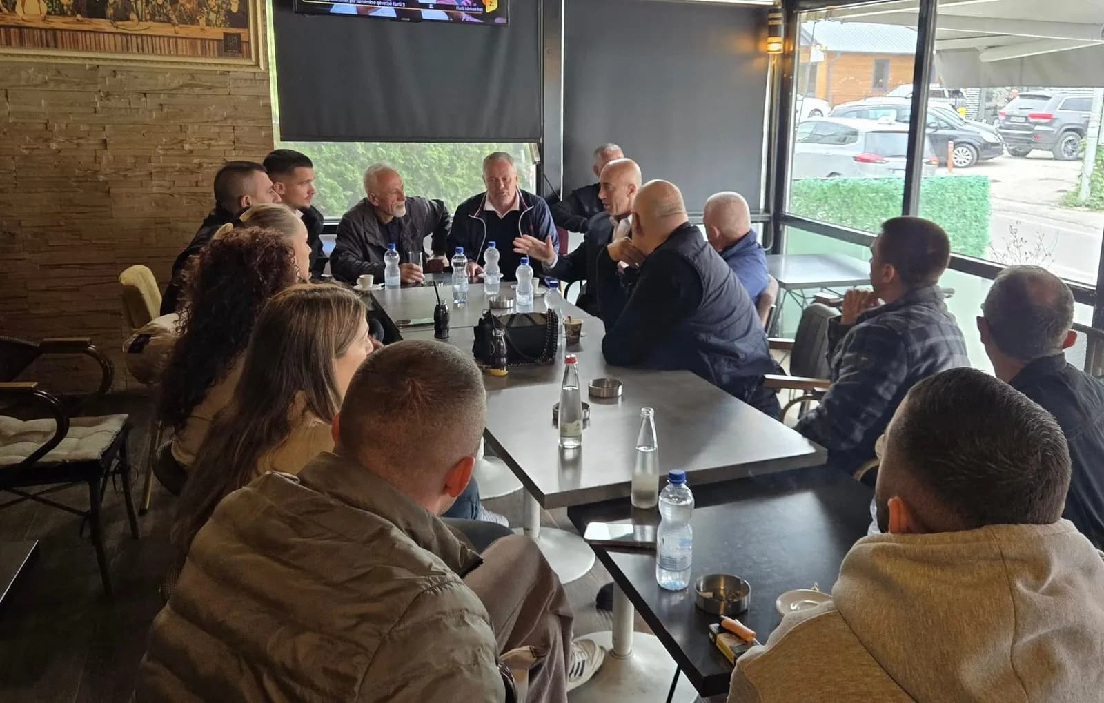 Haradinaj viziton Gjakovën, Suharekën, Rahovecin e Junikun pas zgjedhjeve
